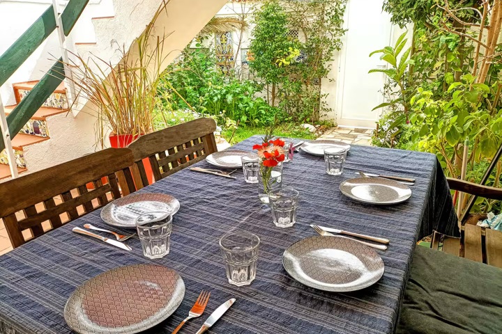 Cosy house 20m from the beach w/ garden - 1