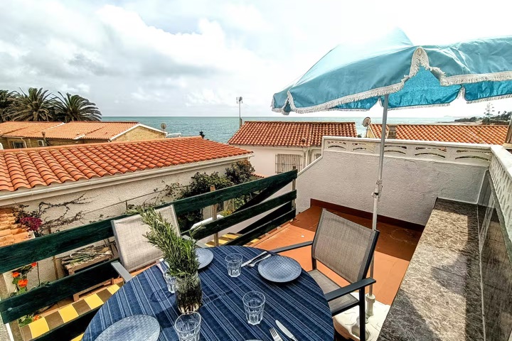 Cosy house 20m from the beach w/ garden - 10