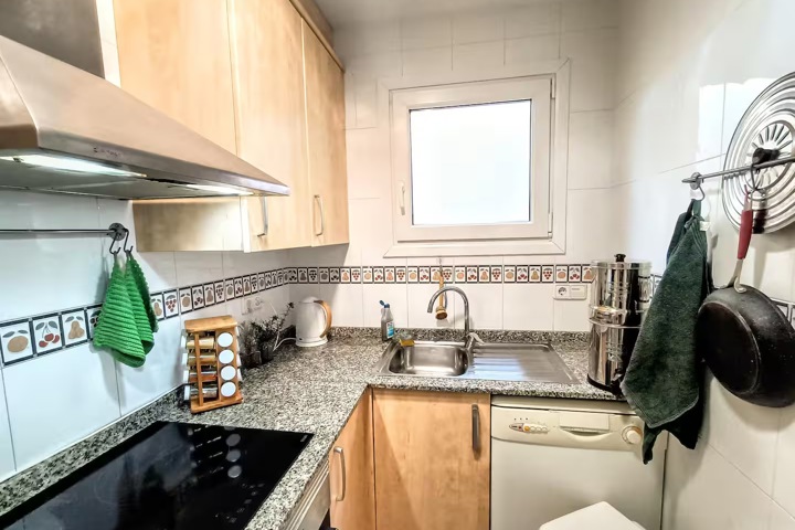 Cosy house 20m from the beach w/ garden - 7