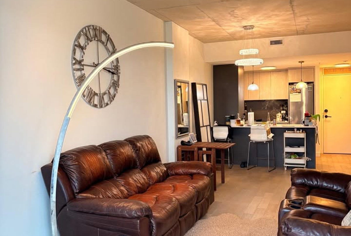 Canal-front 1BR + office, rooftop pool, Montreal