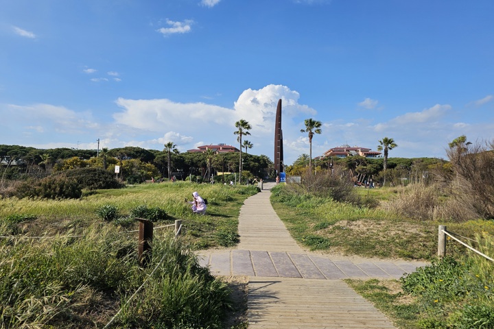 Live by an 11km beach within Barcelona metropole - 32