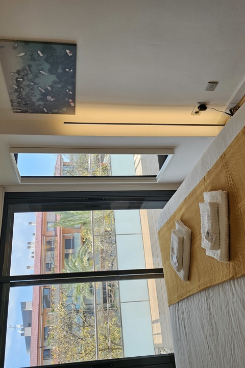 Live by an 11km beach within Barcelona metropole - 14