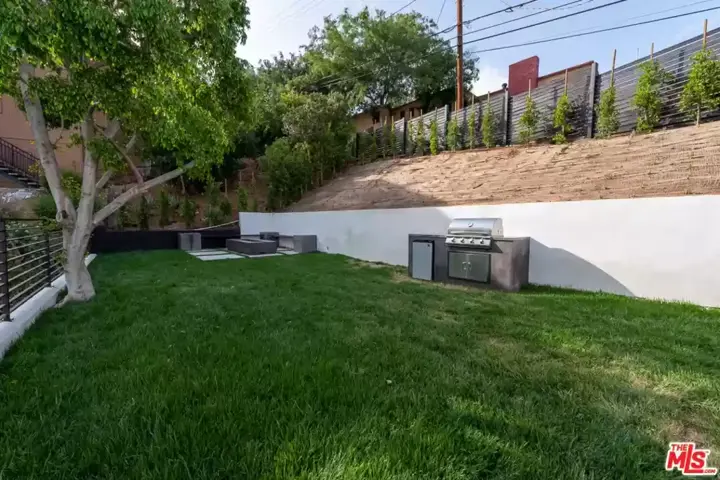 Modern LA Home with Breath-Taking Views - 20