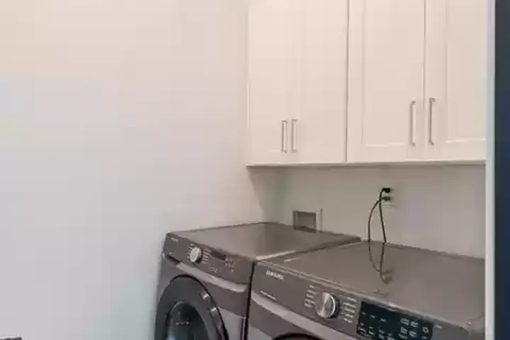 Modern LA Home with Breath-Taking Views - 23