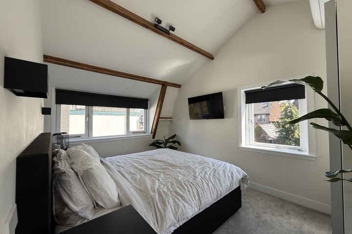 Newly Renovated Home - Close to Beach & Amsterdam - 9