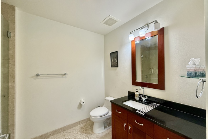 Stunning Condo with Panoramic Mountain View - 8