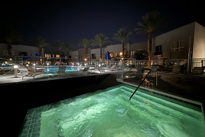 Stunning Condo with Panoramic Mountain View - 10