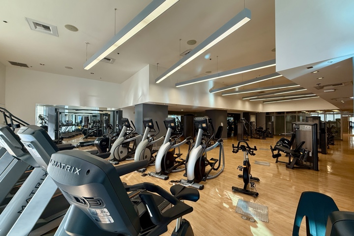 Stunning Condo with Panoramic Mountain View - 11