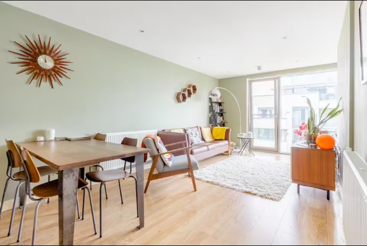 Modern 2-bed apartment in zone 3 London