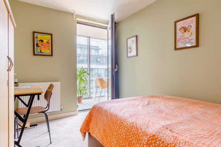 Modern 2-bed apartment in zone 3 London - 4