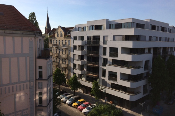 Sunny, colourful flat - 10