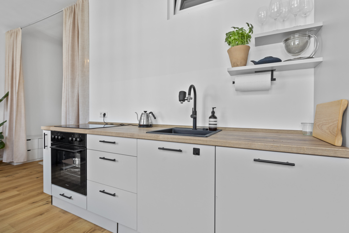 Bright & Central Premium Loft + 5 Star Workspace - 3