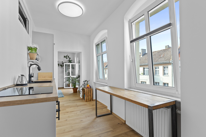 Bright & Central Premium Loft + 5 Star Workspace - 4