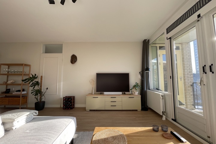 Spacious 75m2 fully equipped apartment in De Pijp - 2