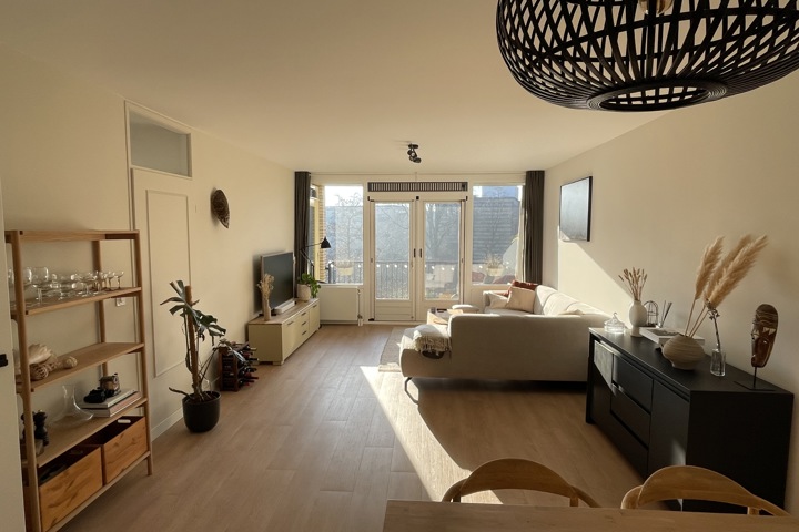 Spacious 75m2 fully equipped apartment in De Pijp - 1