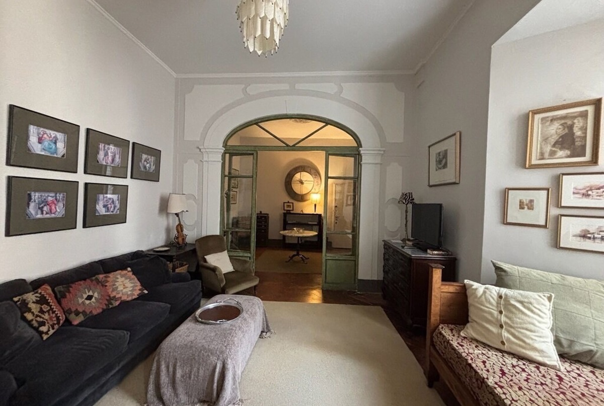 Art-Filled Flat & Terrace Steps from Ponte Vecchio