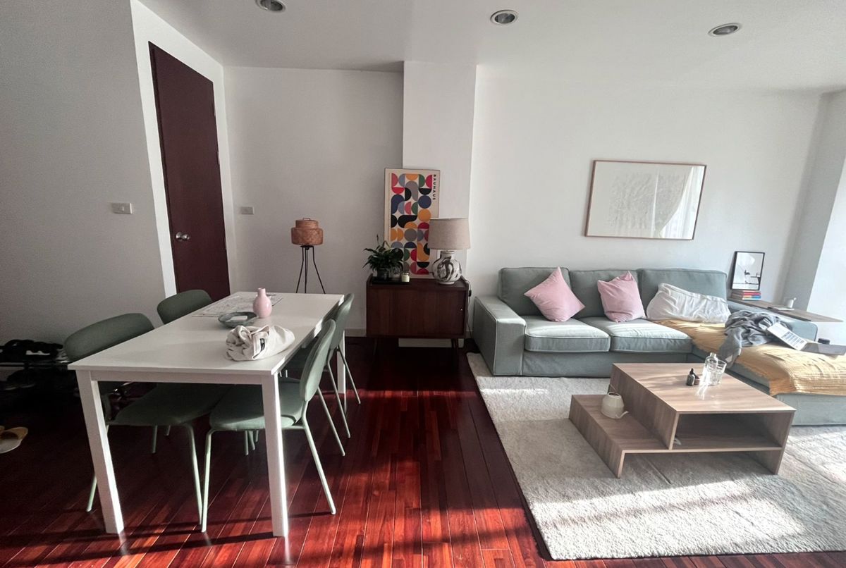 Bright, cozy apartment on a quiet street