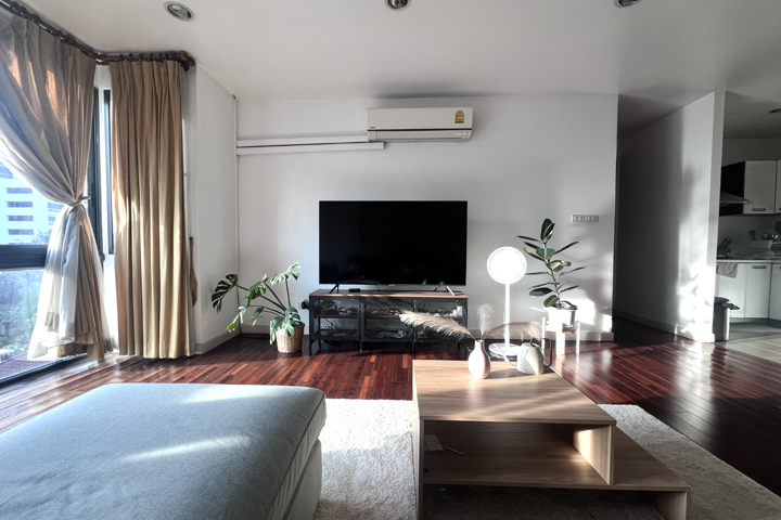 Bright, cozy apartment on a quiet street - 6