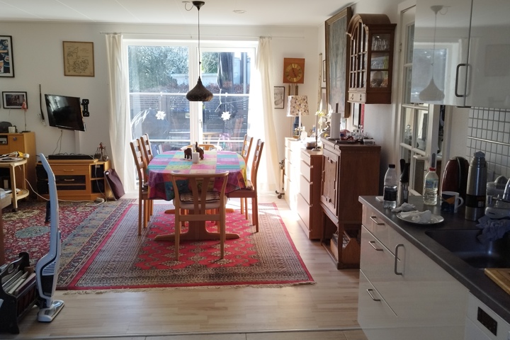 one half row house. Very private - 1