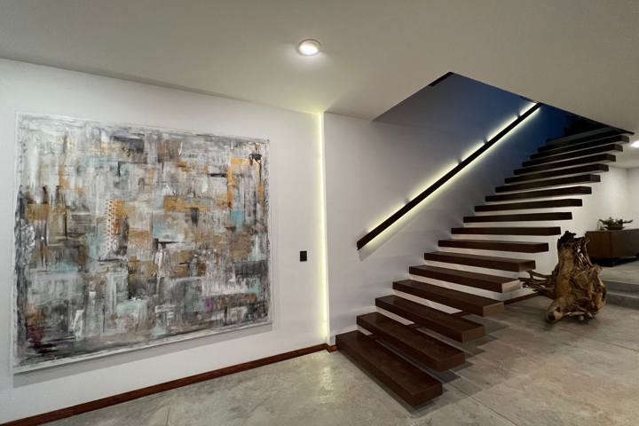 MODERN PRACTICAL HOUSE - 2
