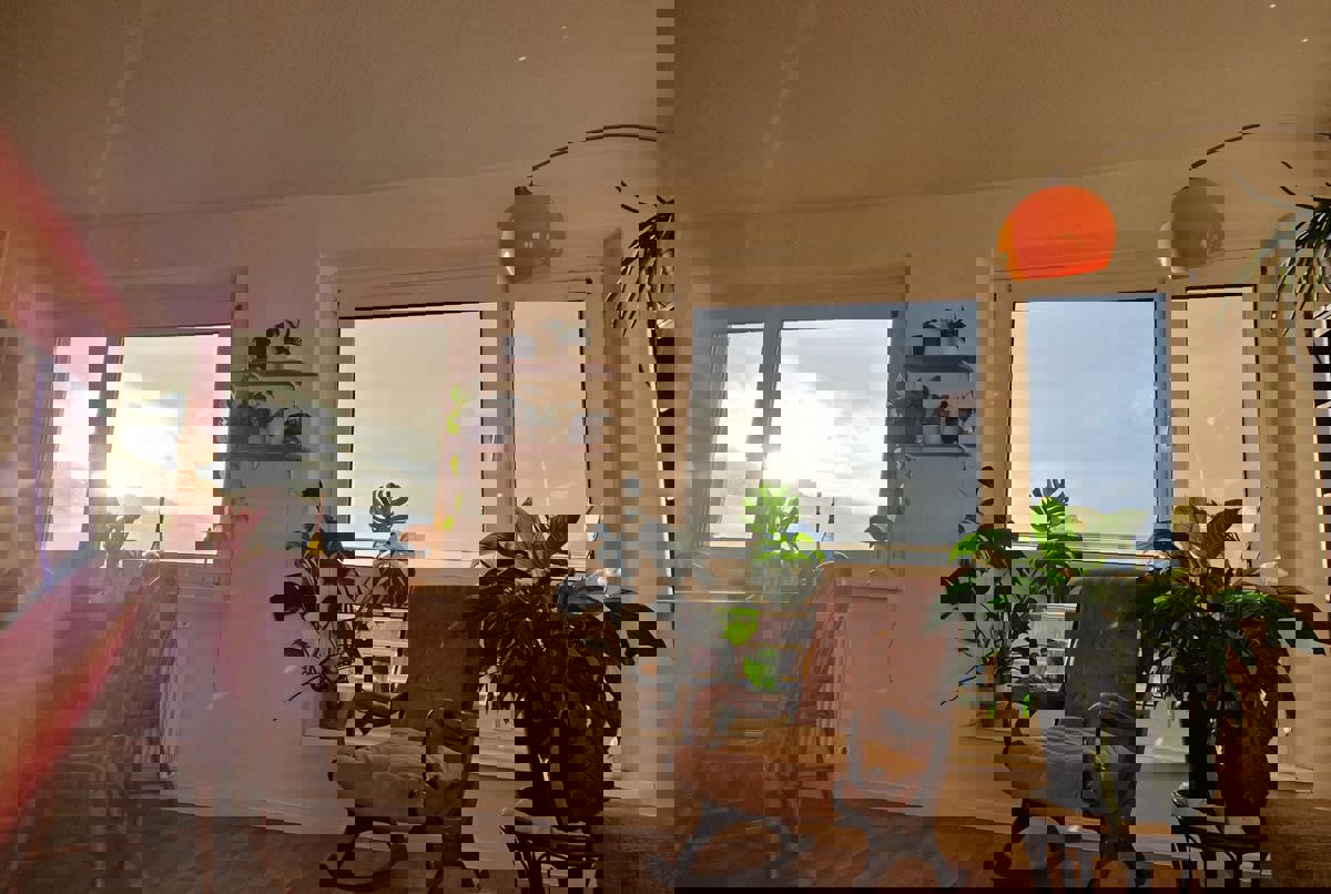 Bright 68sqm apartment with iconic tv-tower view!