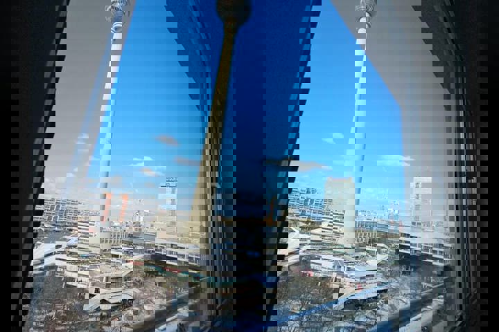 Bright 68sqm apartment with iconic tv-tower view! - 1