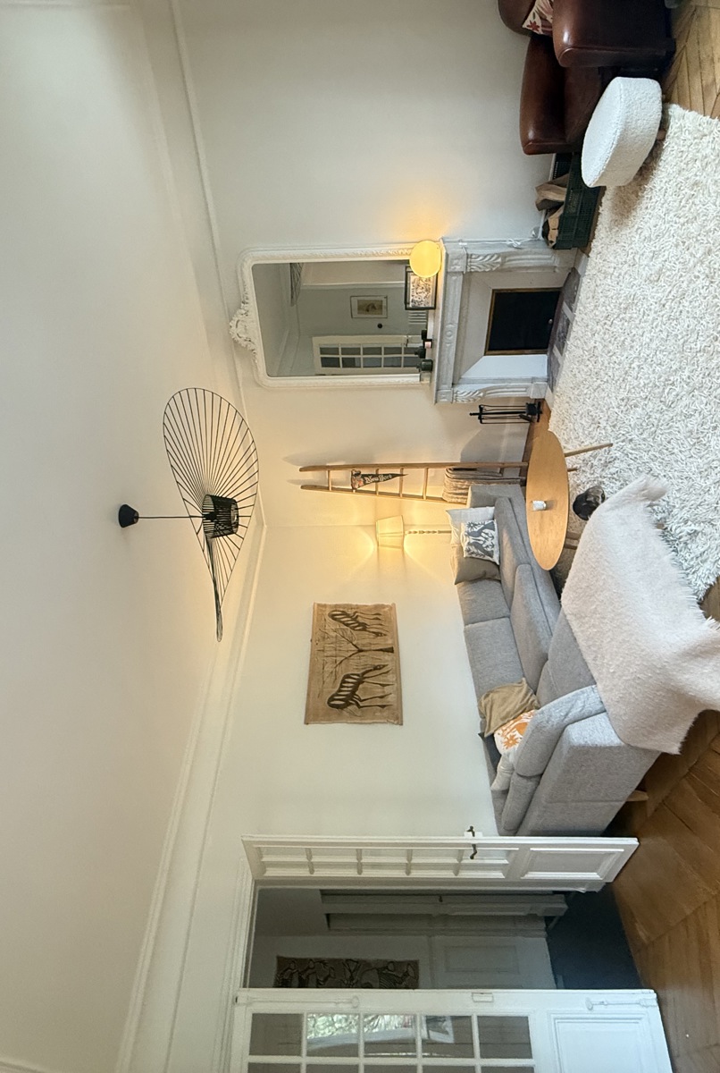 Very large 3 bedroom Haussmann in Paris 10e