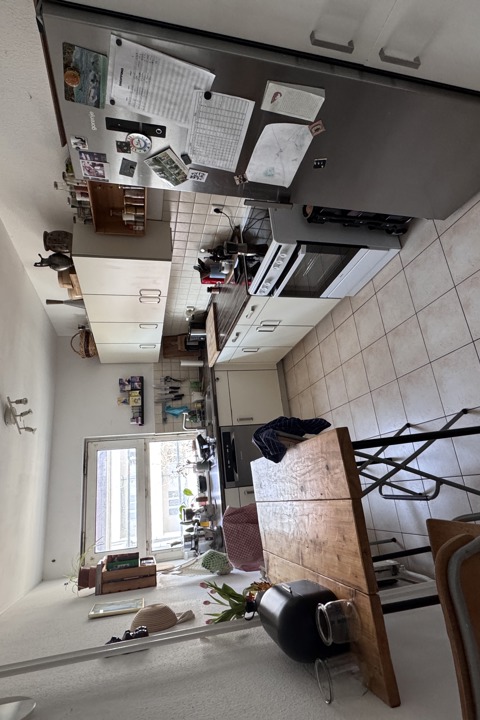 two bedrooms in 130sqm apt, to share with one girl - 3