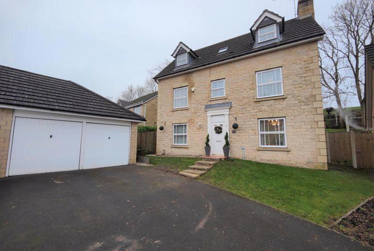 4 Gleneagles Drive - The Costellos