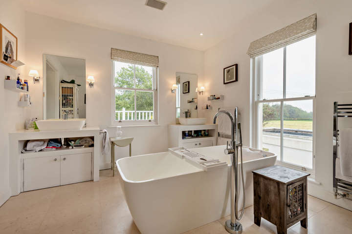 Detached house + 8 acres of woods near lovely town - 13