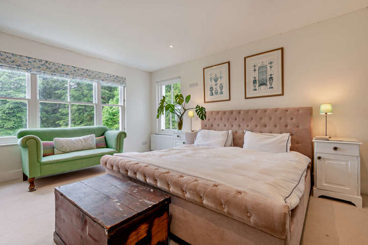 Detached house + 8 acres of woods near lovely town - 11