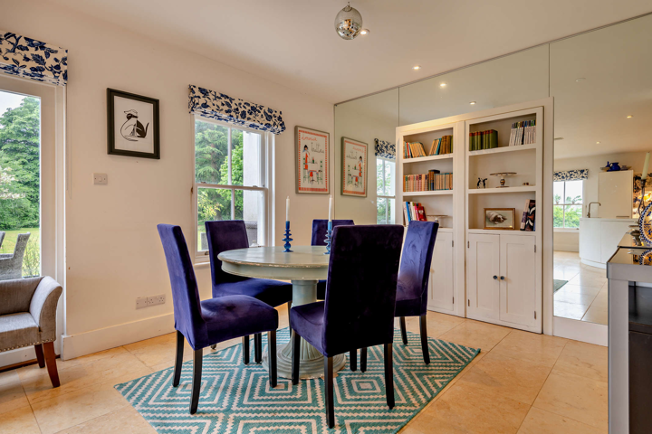 Detached house + 8 acres of woods near lovely town - 8