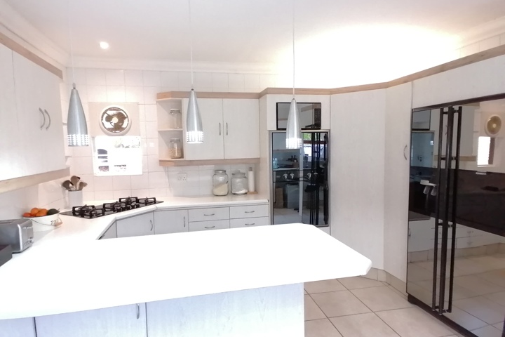 Leisure Isle family home near the water - 12