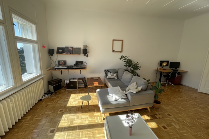 Leo's flat - 1