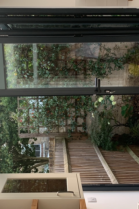 Charming 3 bed house in West London - 4