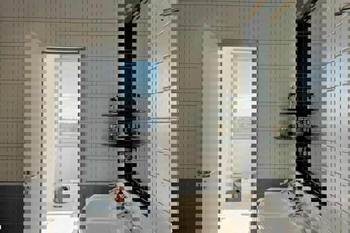 Modern apartment filled with sun - 14