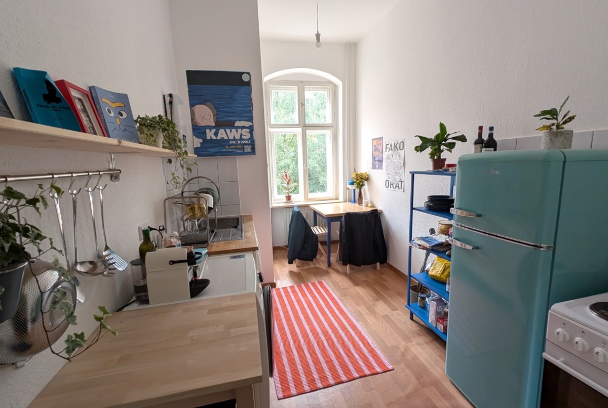 Bright 2-room apartment with balcony