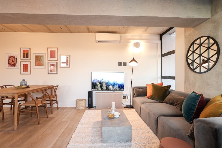 Modern Sea Point Apartment with Insane Views - 4