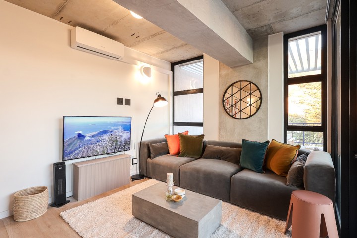 Modern Sea Point Apartment with Insane Views - 3
