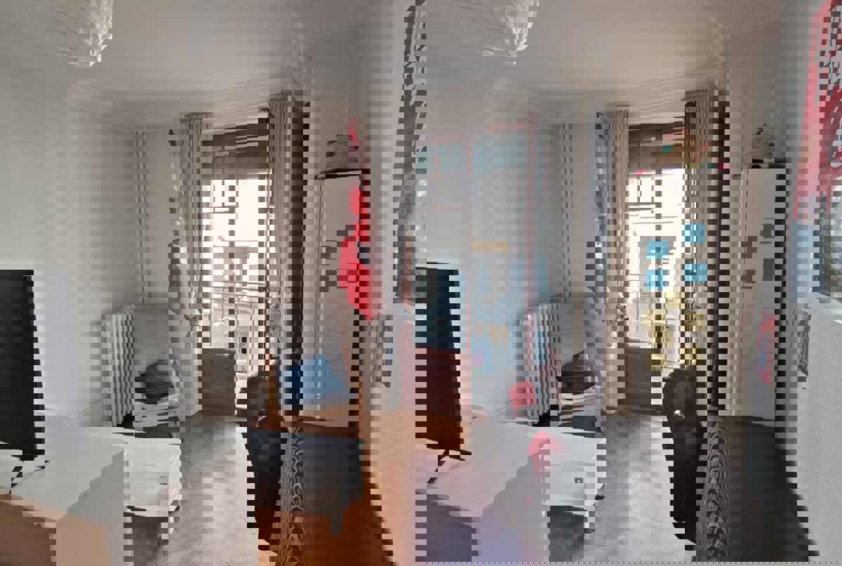 Cozy apartment by the lake