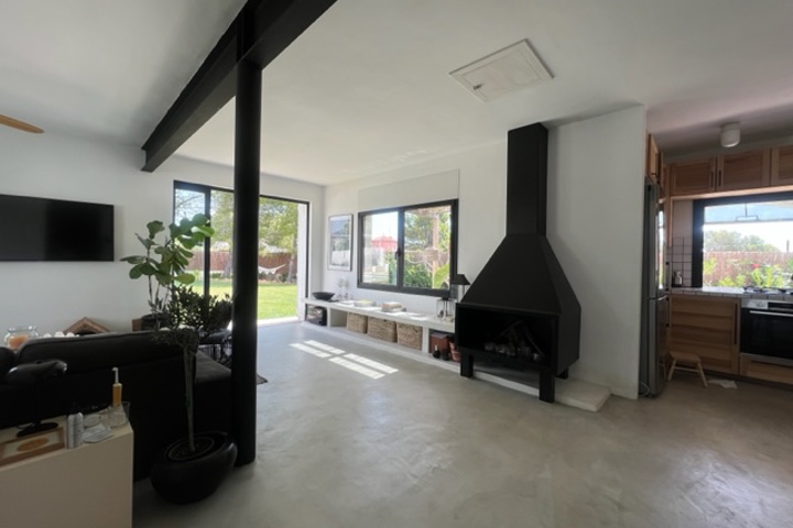 Pearl south of Barcelona by the beach - 6