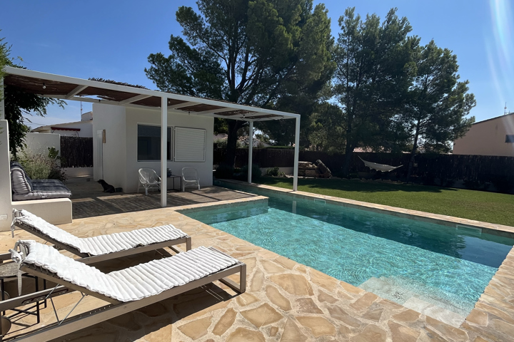 Pearl south of Barcelona by the beach - 14