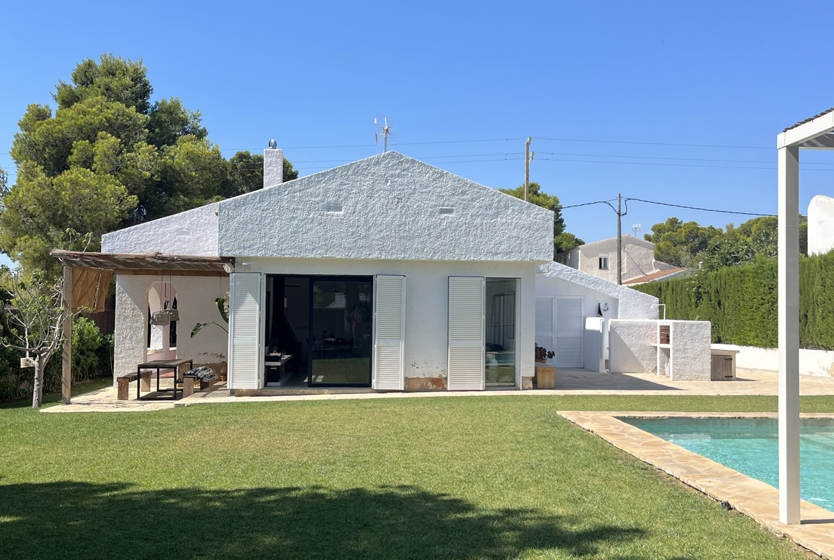 Pearl south of Barcelona by the beach