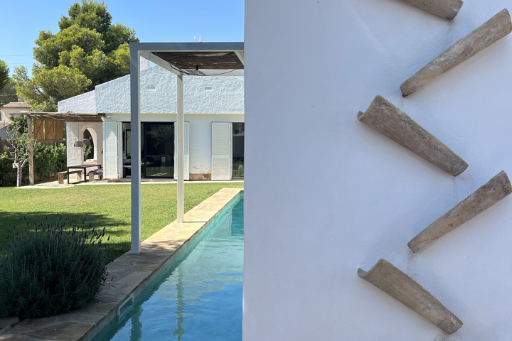 Pearl south of Barcelona by the beach - 20