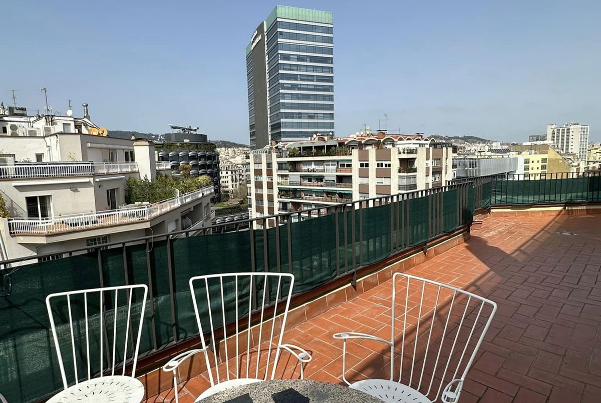 Barcelona apartment with huge private terrace