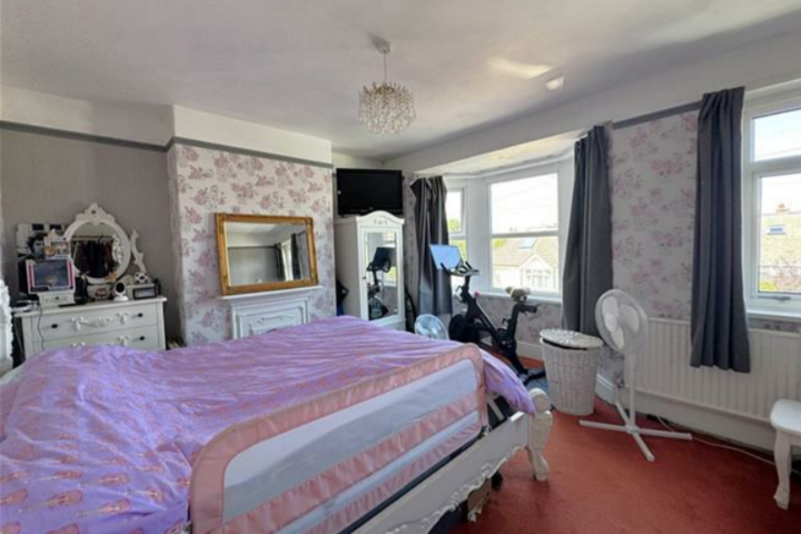 Countryside and coastal family home - 6