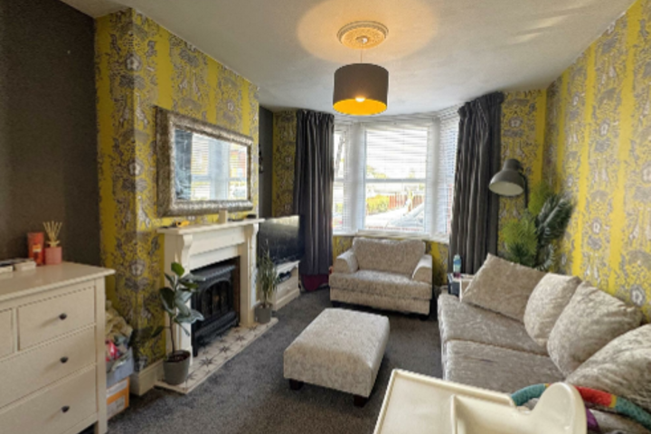 Countryside and coastal family home - 7