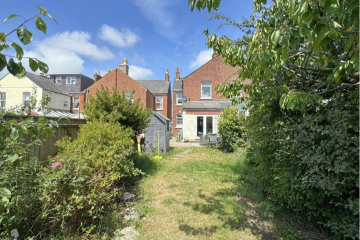 Countryside and coastal family home - 9