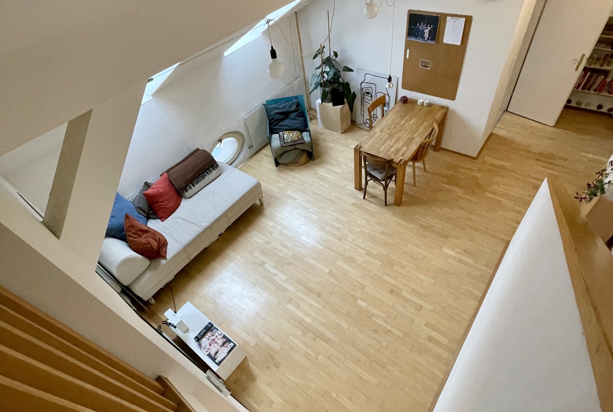 Nelly's and Tobi's Cozy Rooftop Home