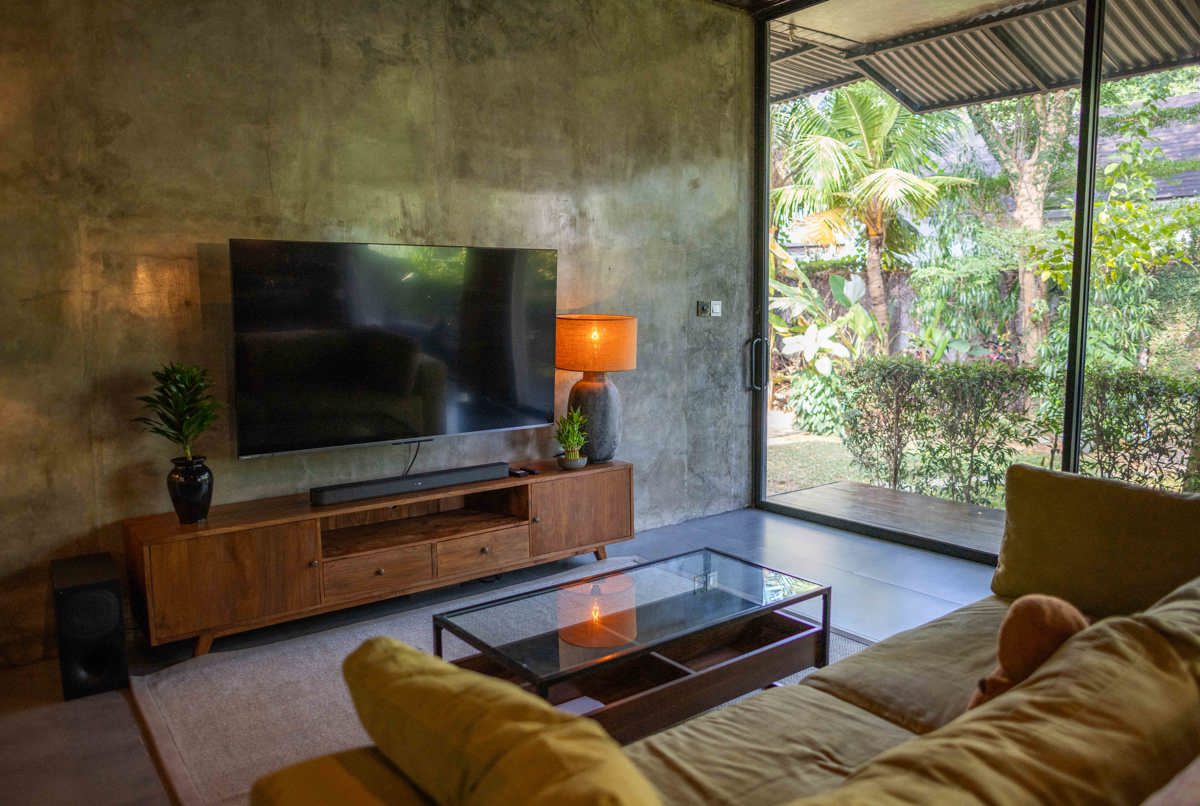 Solar Powered 1 Bedroom in Heart of Canggu, Bali